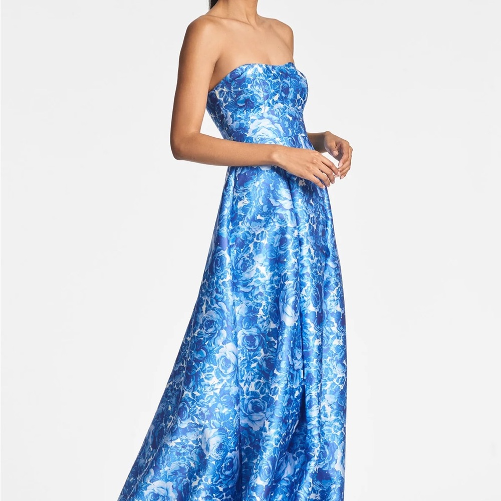 GIOVANNA GOWN - MEDITERRANEAN BLOOMS